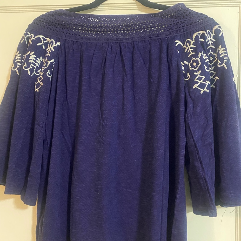 NEW Colleen Lopez Blue and White Cowl Neck Top - Picture 2 of 2